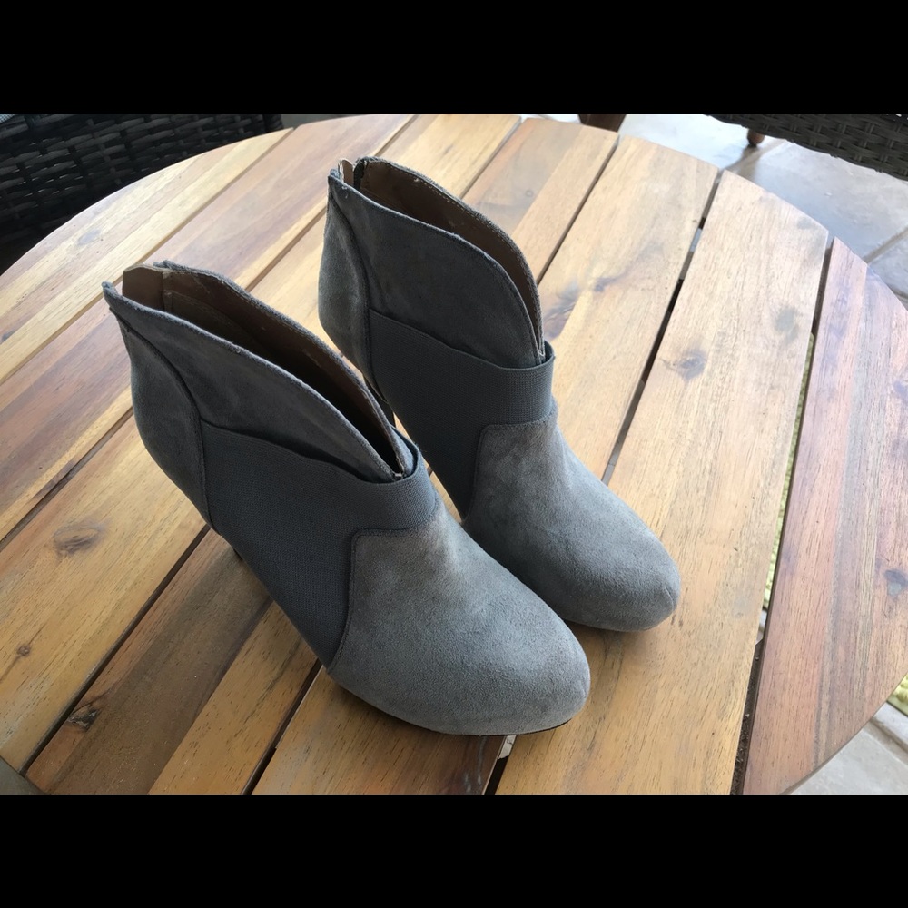 Gomax, size 7 booties